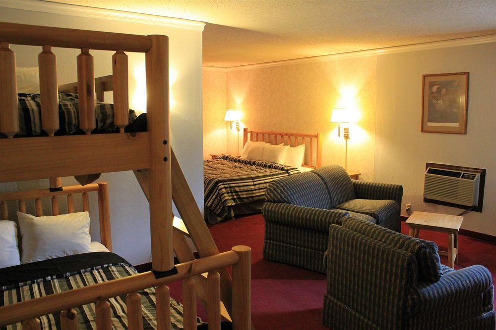 Eagle'S Nest Hotel & Conference Center 昆西 外观 照片