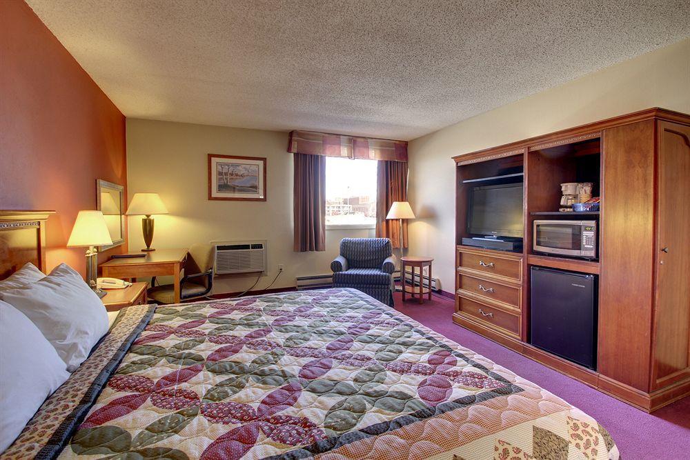 Eagle'S Nest Hotel & Conference Center 昆西 外观 照片