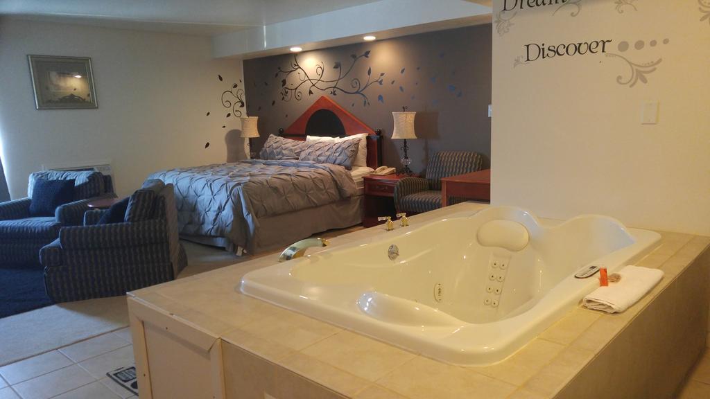 Eagle'S Nest Hotel & Conference Center 昆西 外观 照片